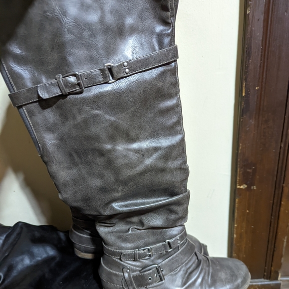 Shoes - Boots